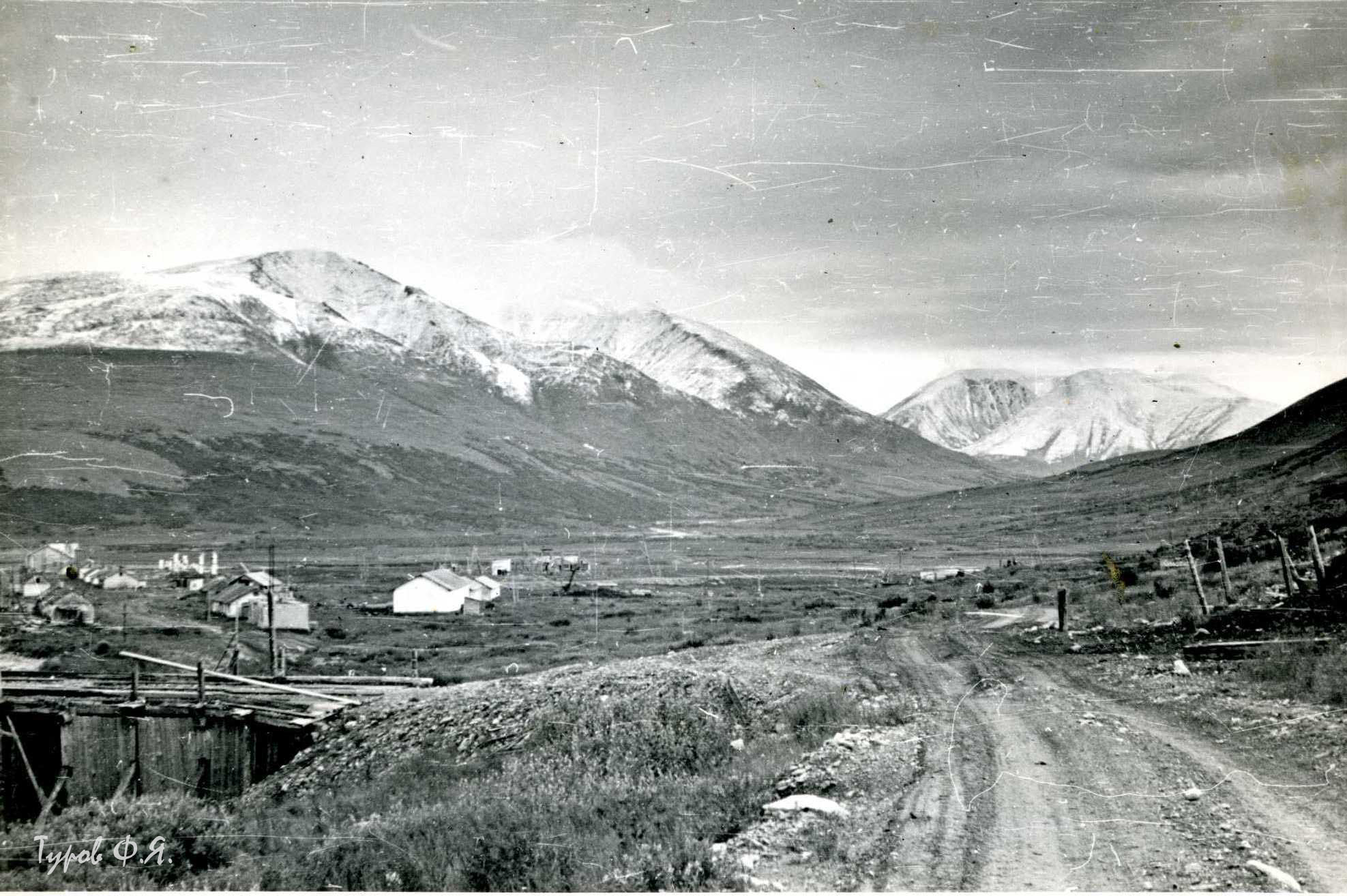 Вид на поселок Харбей от фабрики в 1961