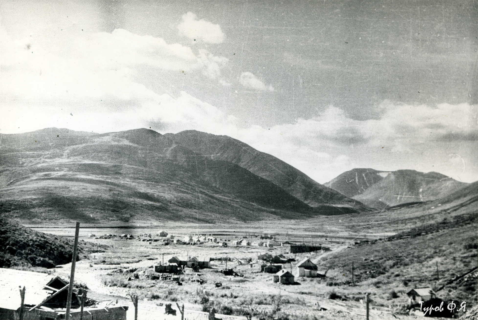 Вид от лагерного пункта на поселок Харбей в 1961