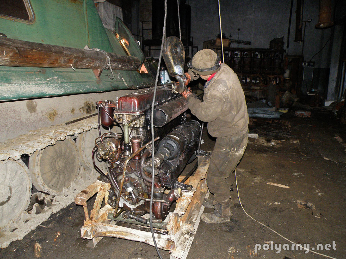 Двигатель В-6А для ремонта установлен