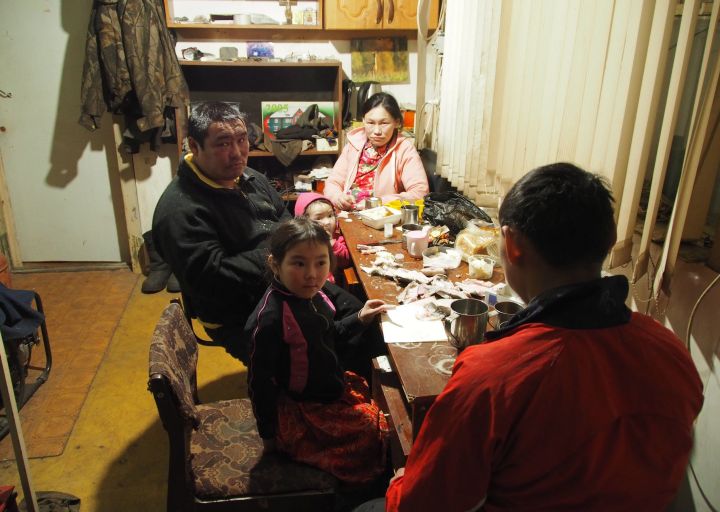 Оленевод-частник Иван с семьей